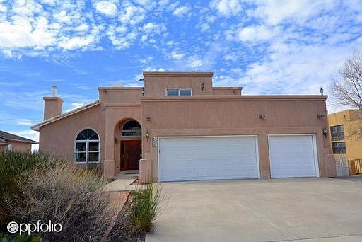 1st image of 909 Piedra Larga Pl NE