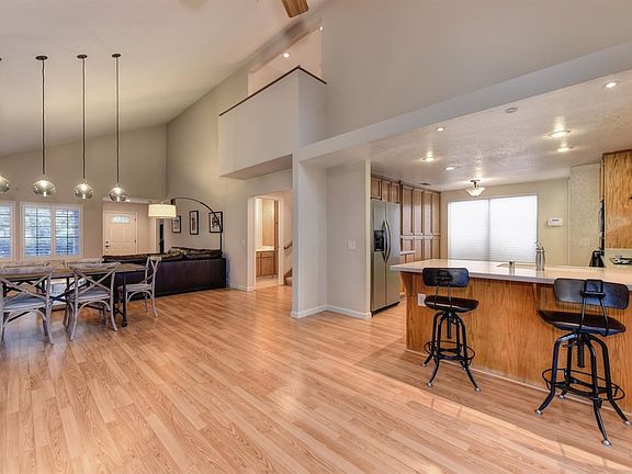 4th image of 404 Sunbury Ct