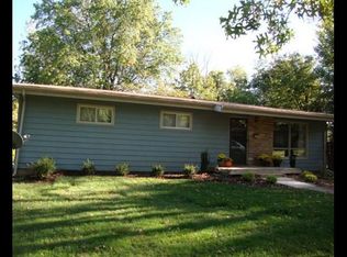 2617 Belle Crest Dr, Lawrence, KS 66046