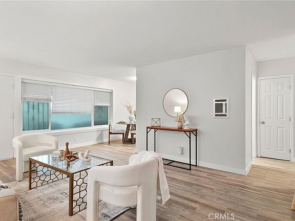 5th image of 939 E Appleton St APT 26