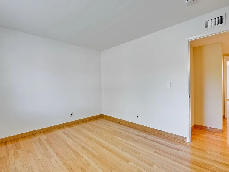 1084 Bluebird Ave — Photo 22