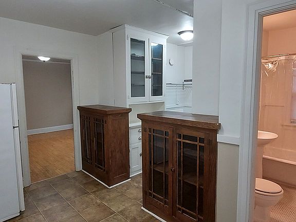 4th image of 1168 Grand Ave #2
