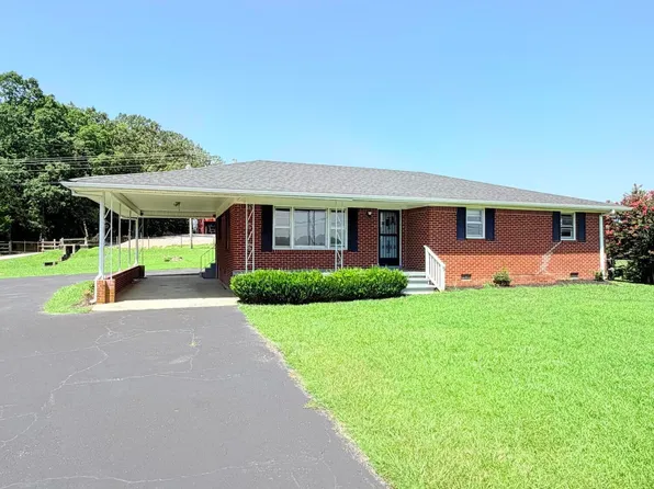 2095 Bible Hill Rd, Parsons, TN 38363