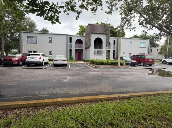 3147 29th Ave N APT 203, Saint Petersburg, FL 33713