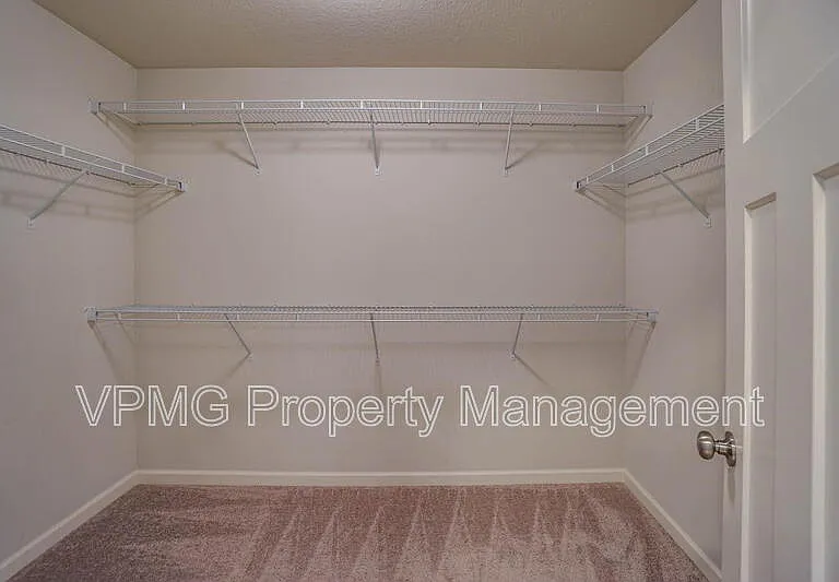 6301 N 89th Ave — Photo 31
