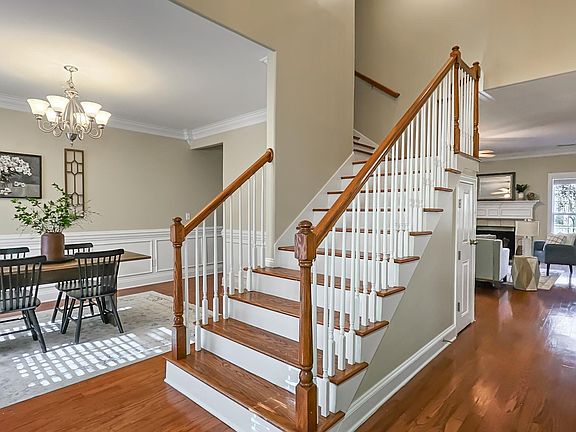 4th image of 210 Honor Way