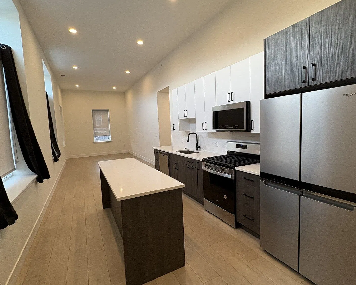 Modern and Sleek 611 S Fagley Street Apartments! — Photo 4