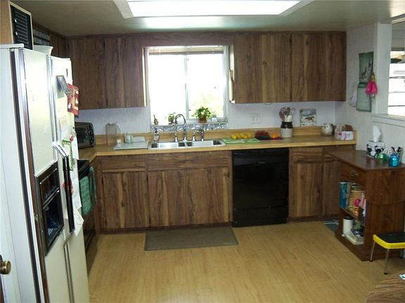 3rd image of 204 Redwing Ct