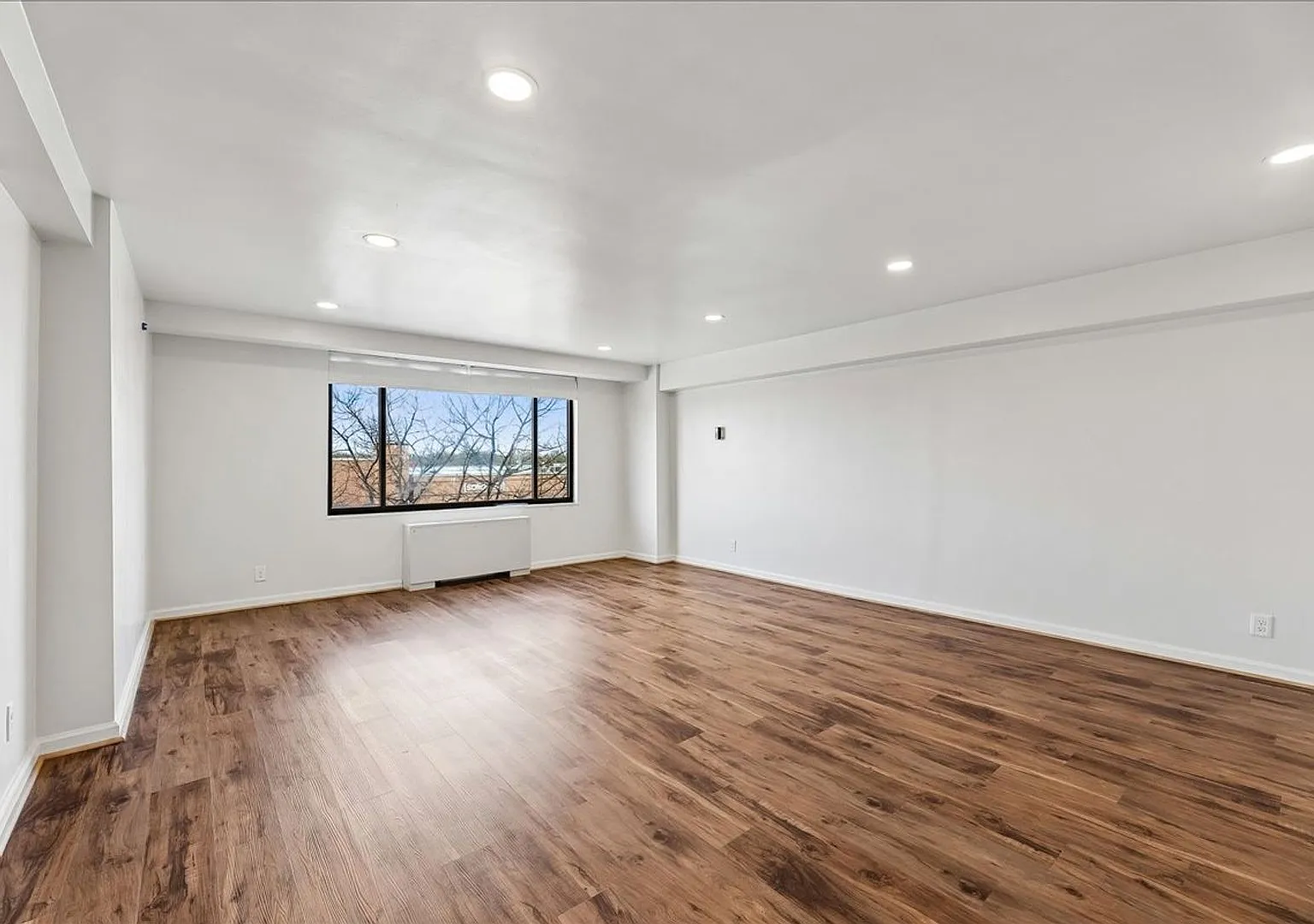 Cathedral Heights Condo | 1 Bed | 1 Bath | 750 Sf — Photo 1