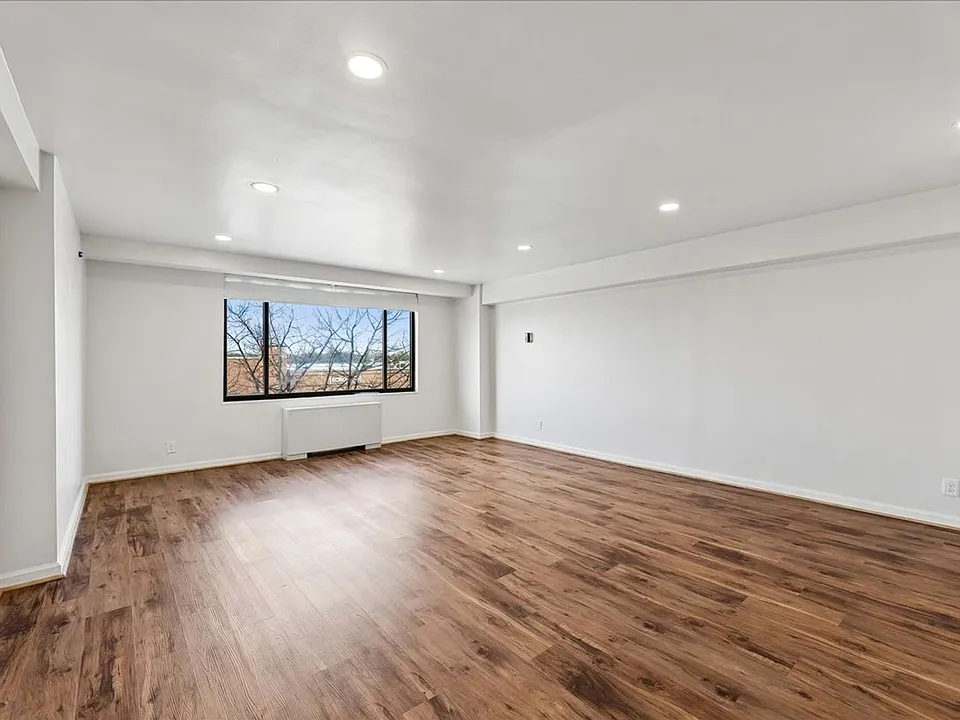 3315 Wisconsin Ave NW #407