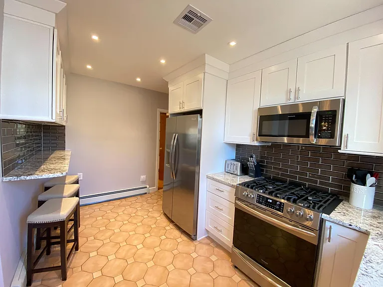 247 Montclair Ave — Photo 15