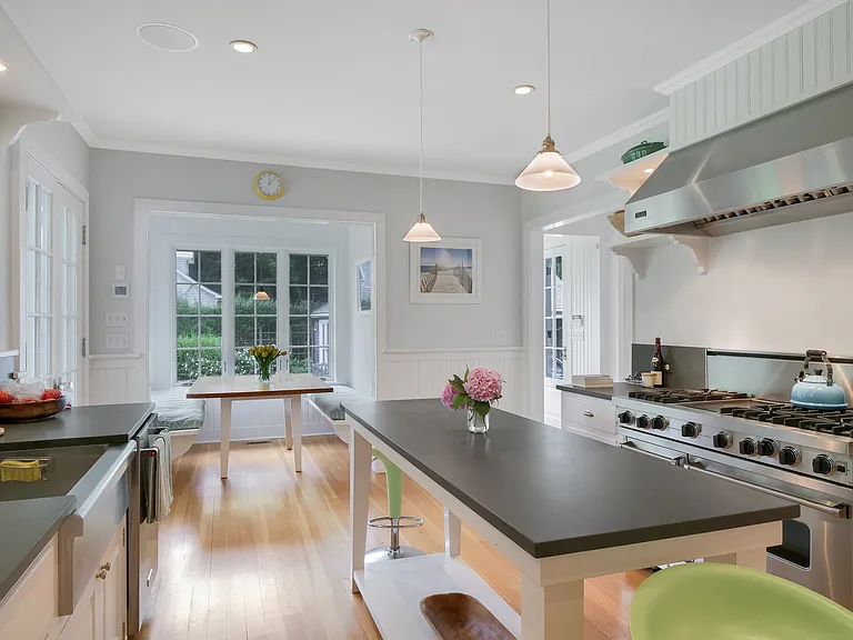 9 Ocean Ave — Photo 8
