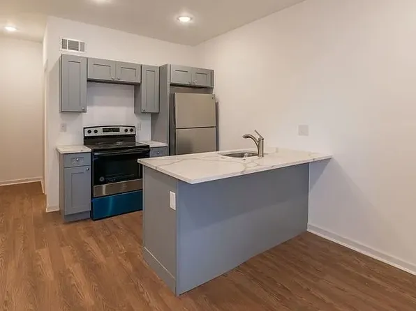 6110 Sansom St #1, Philadelphia, PA 19139