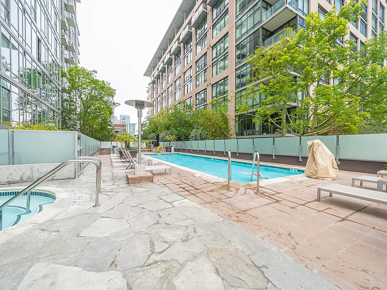 1100 S Hope St #805 — Photo 22