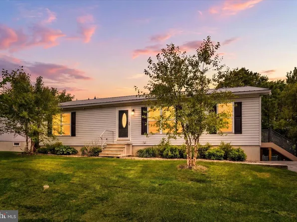 60 Hickory Dr, Manchester, PA 17345