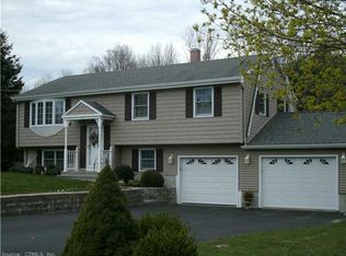9 Cedar Ln, Norwich, CT 06360