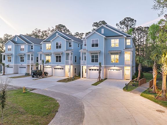 Building Color C -Siding Sleepy Blue SW6225 Shake Whirlpool SW9135