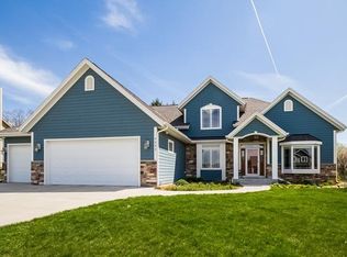 4252 Carneros Way, Jackson, WI 53037