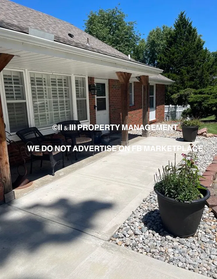 24 Northeast Normandy Lane - 1 — Photo 4