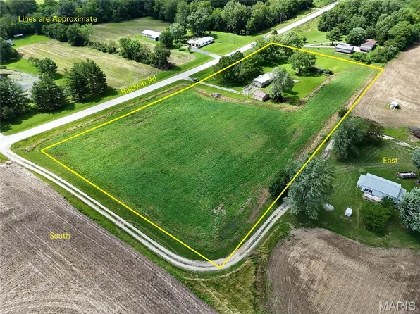 8762 Baldwin Rd, Baldwin, IL 62217