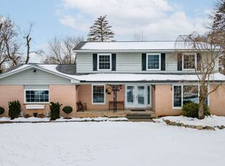 2823 Wareing Pl, Lake Orion, MI 48360