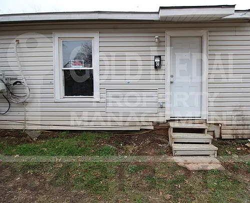 711 W Avenue C Photo 1