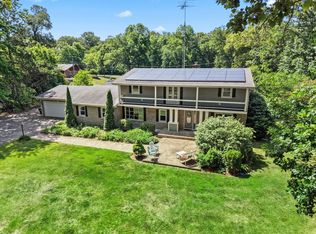 5074 Oakridge Dr, Saint Anne, IL 60964