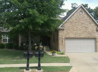 4056 N Zion Valley Dr, Fayetteville, AR 72703
