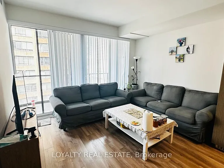 20 Edward St S #912 — Photo 2