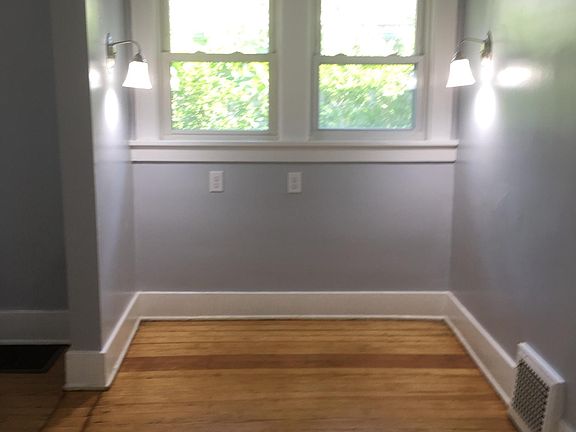 2nd image of 541 N Sunnyside Ave
