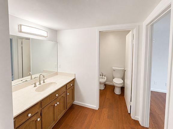 5th image of 1829-31 Thomas Ave #2B
