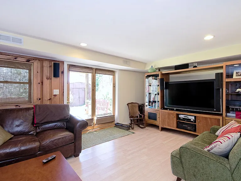 312 Monte Vista Ave — Photo 3