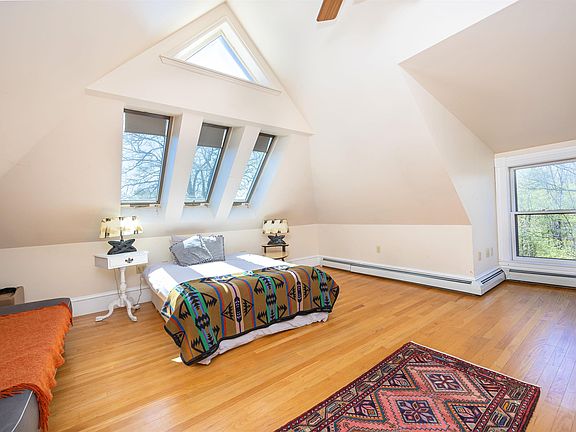 54th image of 154 Boynton Avenue