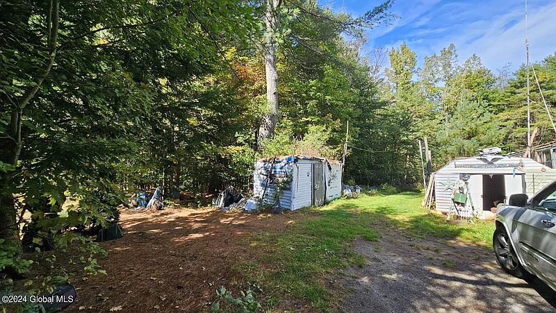 3rd image of 544 Centerline Road