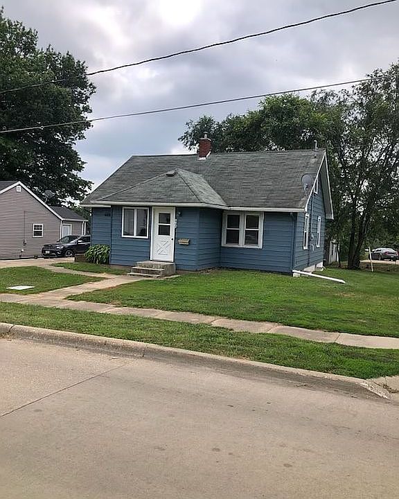 1st image of 406 E Jefferson St