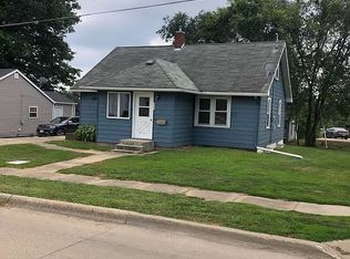406 E Jefferson St, Knoxville, IA 50138