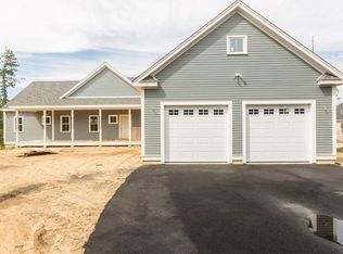 9 Pond Edge Trl, Bridgewater, MA 02571