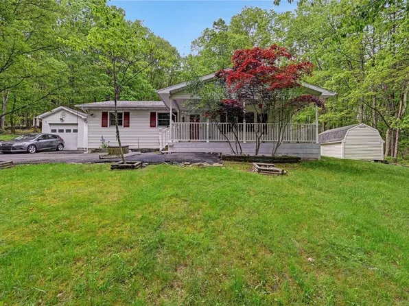 616 Rainbow Ter, Effort, PA 18330