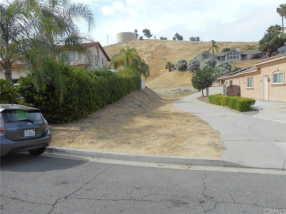 1st image of 163 Lassen Dr