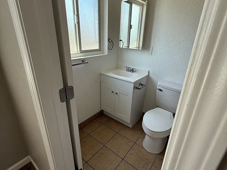 530 N San Joaquin St #10 — Photo 4