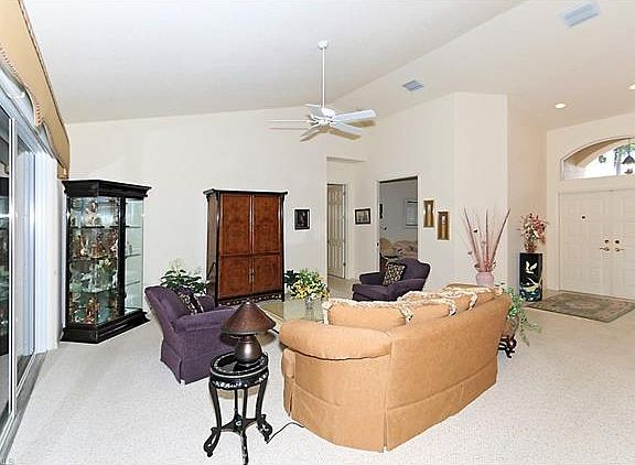 4th image of 626 Shoreline Dr