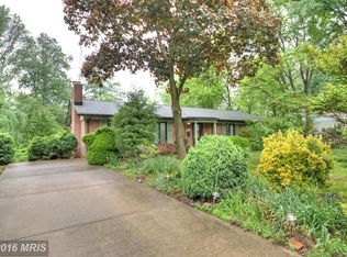 4620 Braeburn Dr, Fairfax, VA 22032