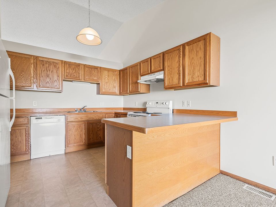 Woodland Creek Townhomes Saginaw, MI Apartment Rentals Saginaw, MI