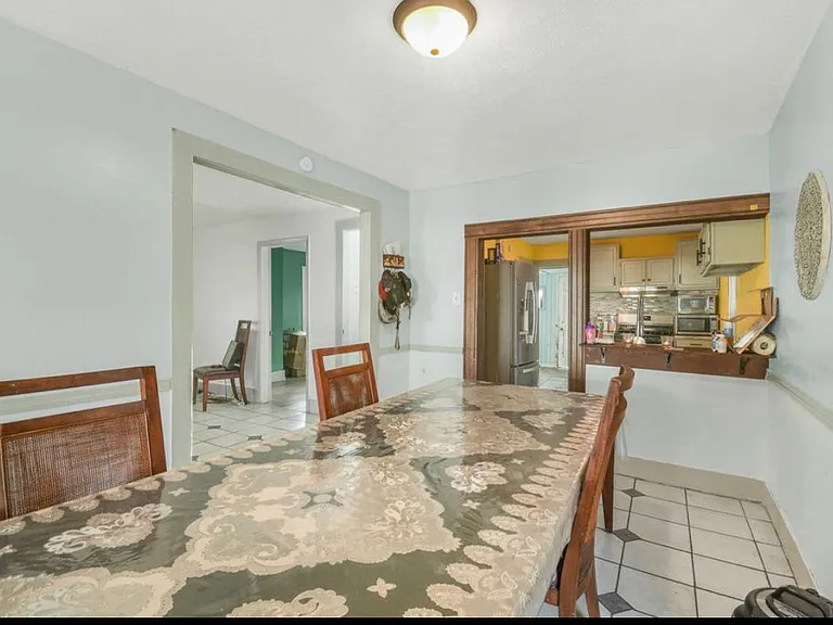 707 W Cleveland Ave — Photo 3