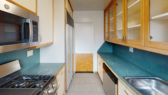 Rented by AZ REALTY NYC LLC | media 21