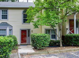 202 Oak Hollow Ct, Raleigh, NC 27613