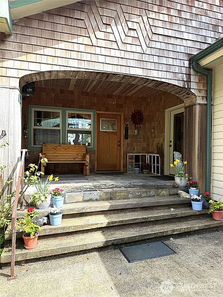 4th image of 16820 Sandridge Road