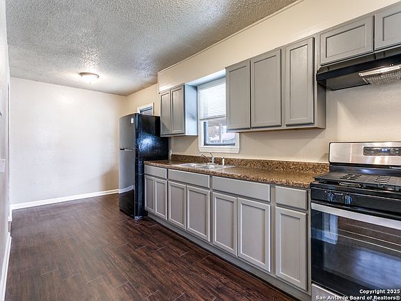 4th image of 102 SMALLWOOD DR