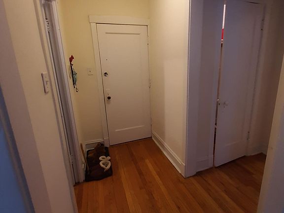 5th image of 1543 W Fargo Ave APT 2I