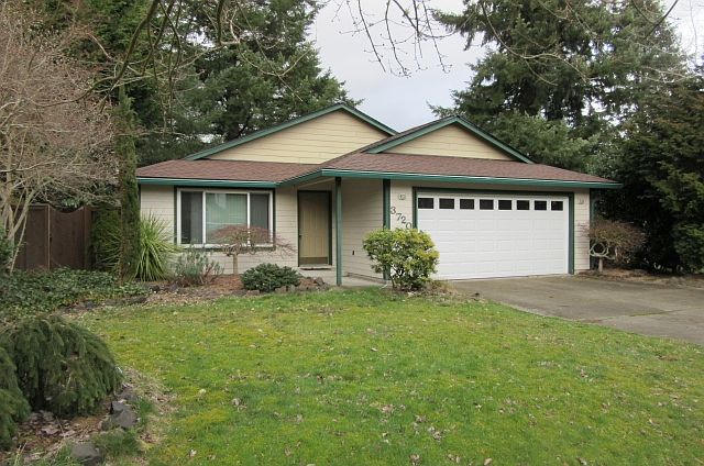 1st image of 3720 Entrada Dr NE